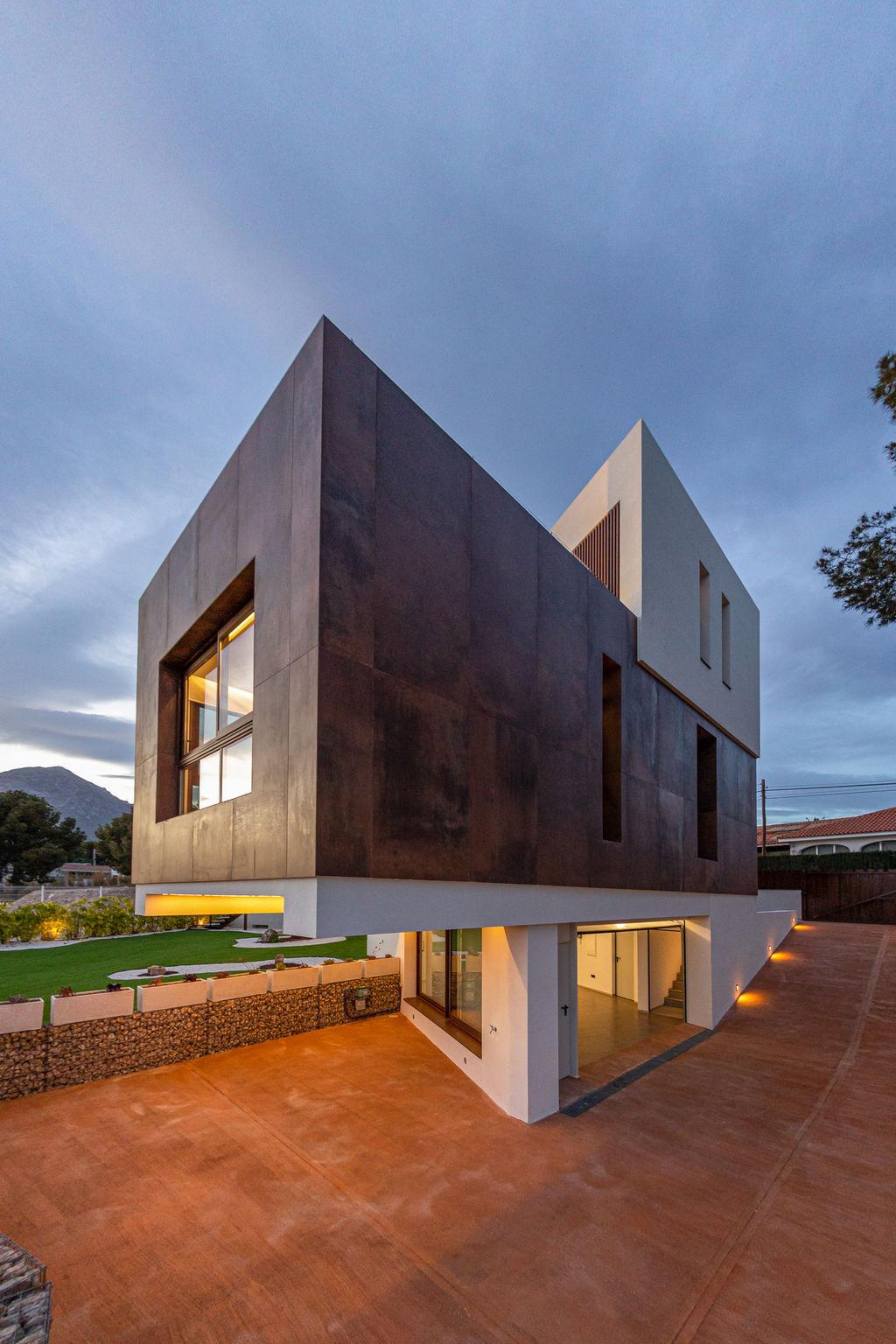 1399DA - Zeitgenössische Luxusvilla mit Panoramablick auf das Meer und die Berge in Benidorm