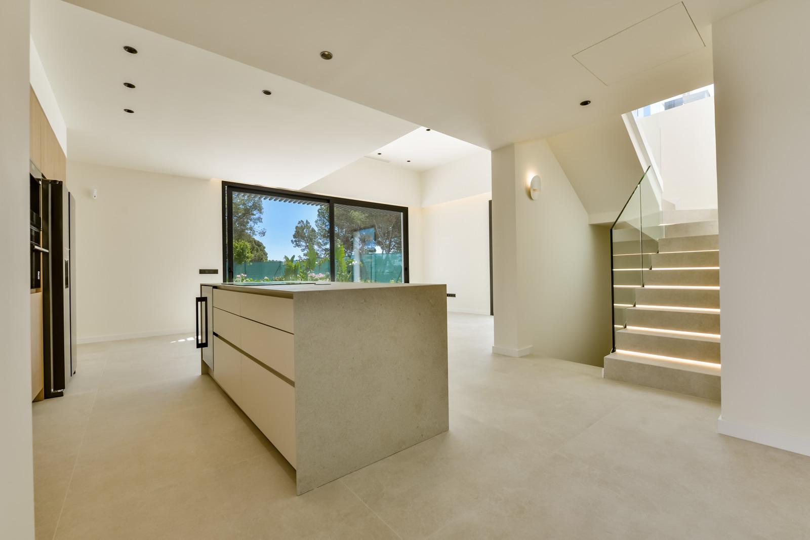 1409DA - Villas modernas listas para habitar con amplios interiores y jardines paisajísticos.