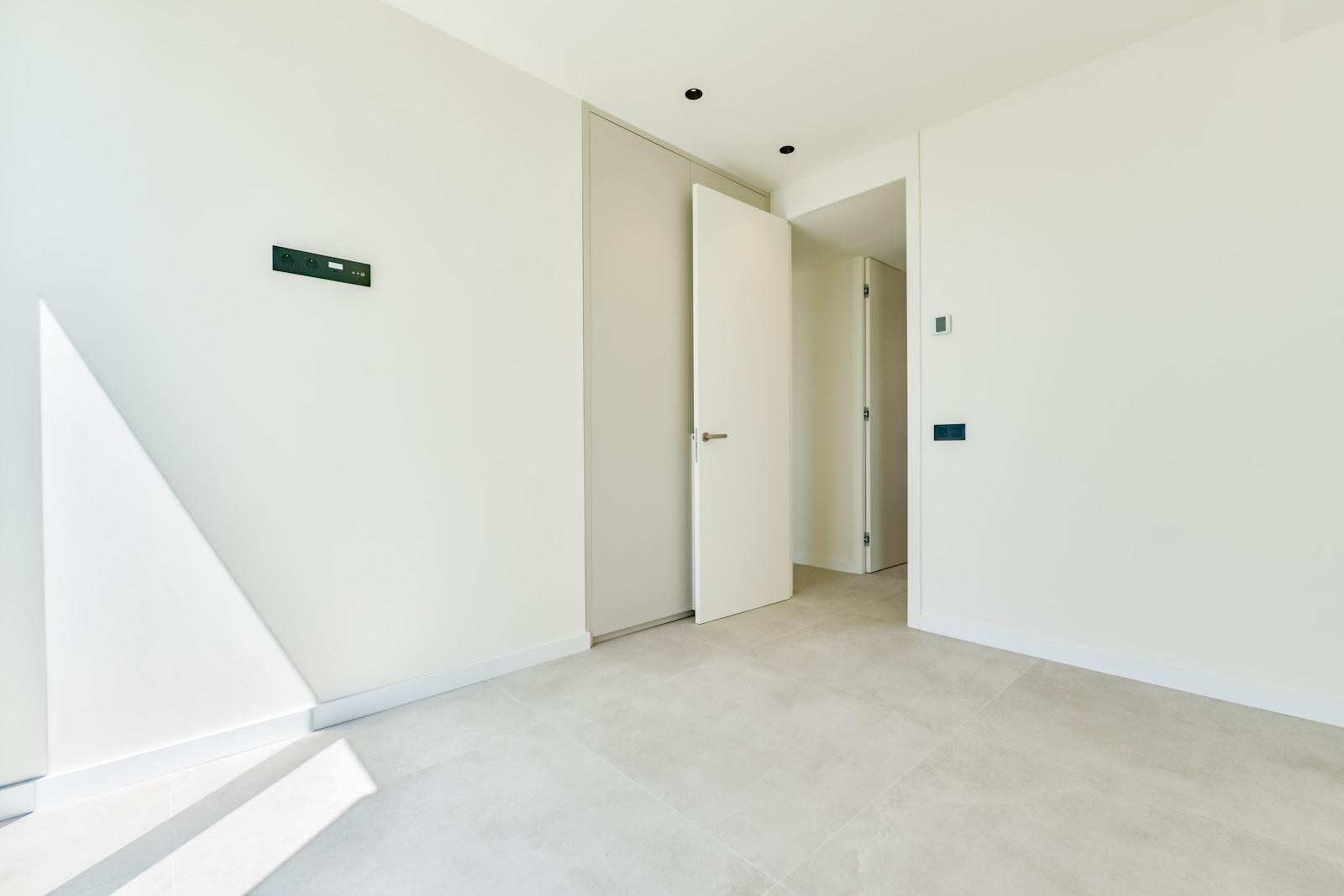 1409DA - Villas modernas listas para habitar con amplios interiores y jardines paisajísticos.