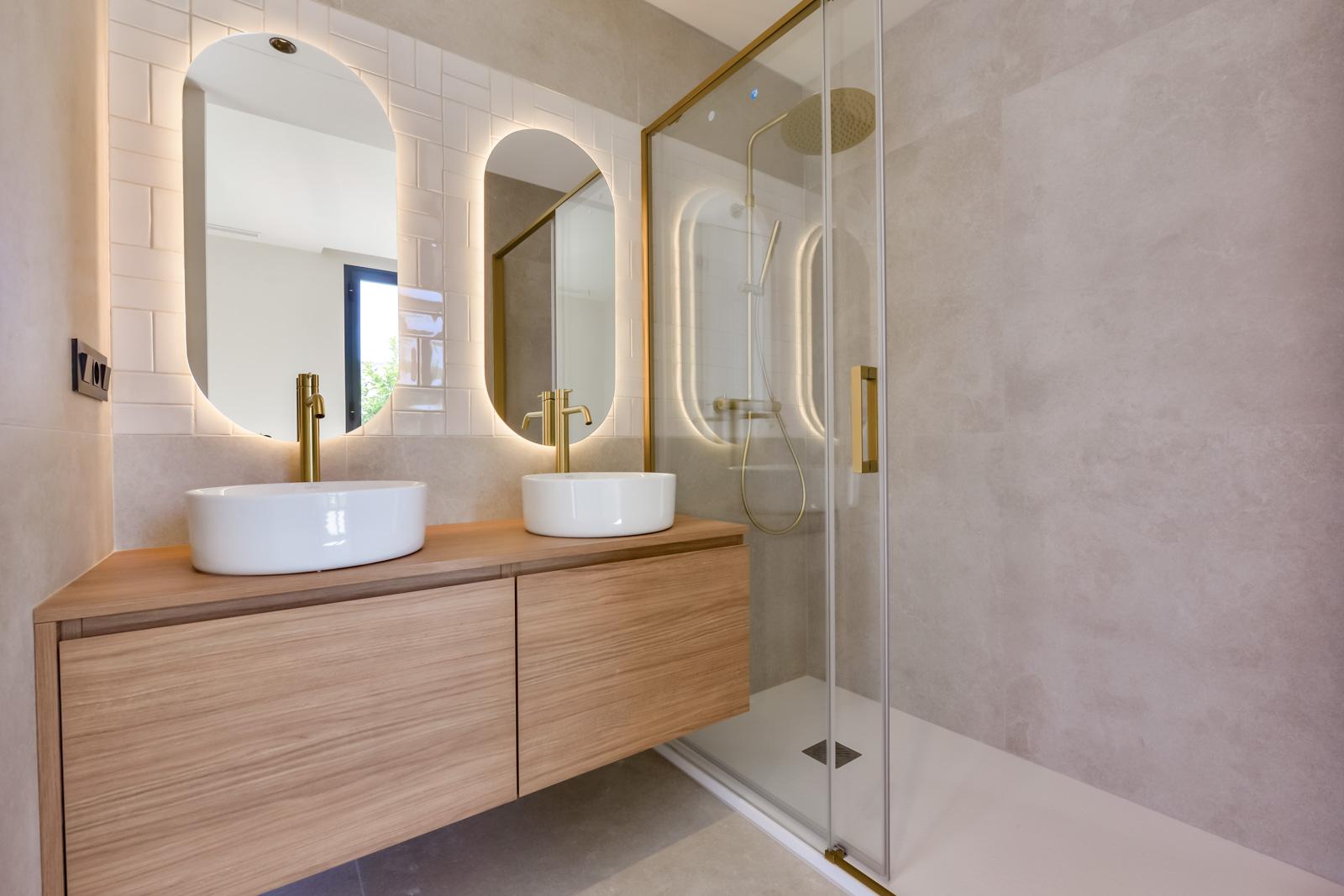 1409DA - Villas modernas listas para habitar con amplios interiores y jardines paisajísticos.