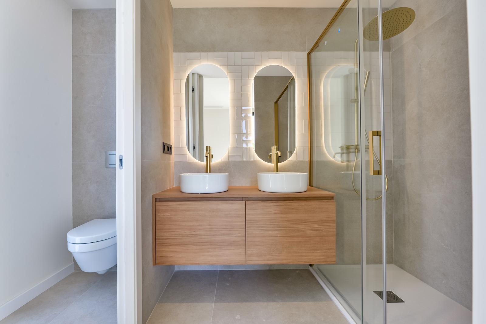1409DA - Villas modernas listas para habitar con amplios interiores y jardines paisajísticos.