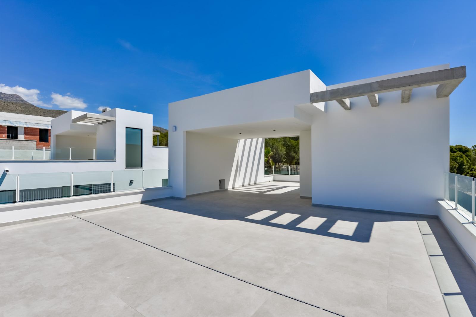 1409DA - Villas modernas listas para habitar con amplios interiores y jardines paisajísticos.