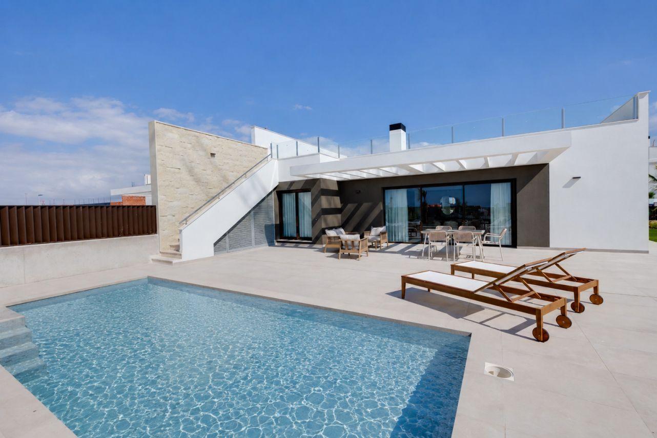 1412DA - Villas with sea views, private pools and easy living