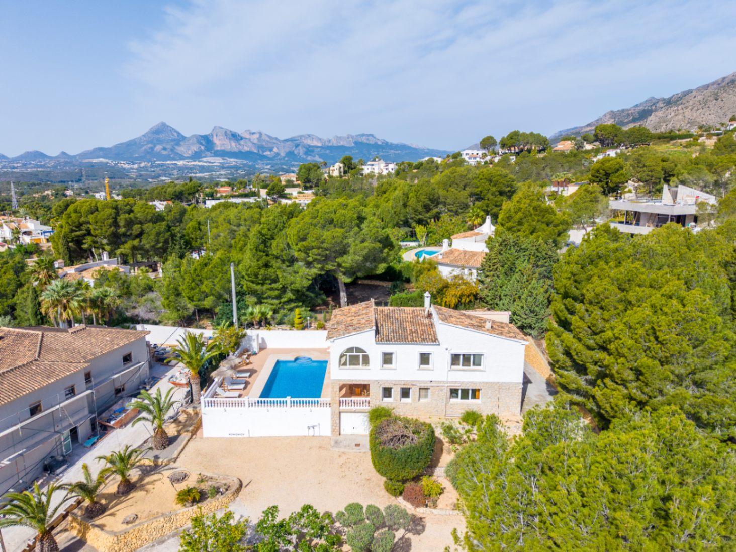 1415NS - Mittelmeer-Villa mit Meerblick und ibizenkischem Charme in Altea