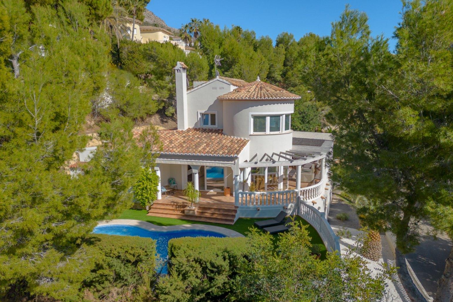 1416DA - Villa méditerranéenne avec piscine chauffée et intimité près de Altea Golf