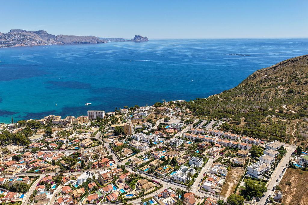 1418NS - Villa de lujo con vistas panorámicas al mar cerca del corazón de Albir.