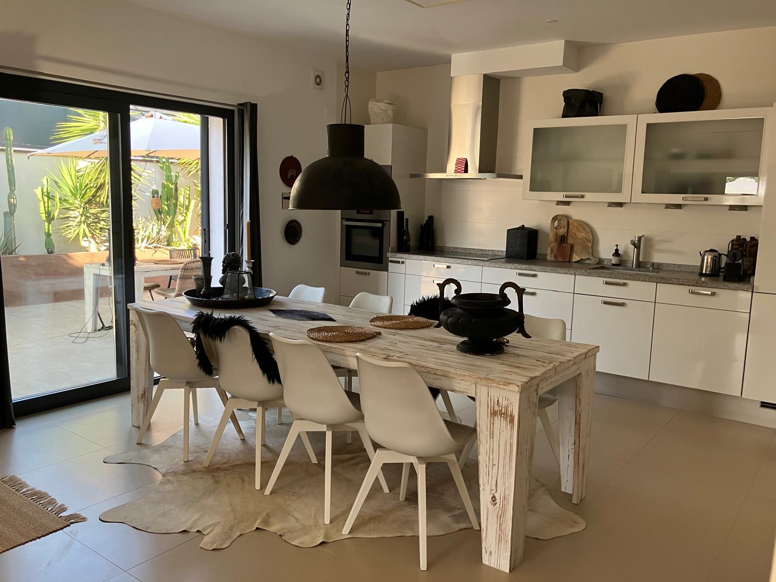 1420NS - Elegant Single-Level Villa with Private Pool in a Peaceful Residential Setting