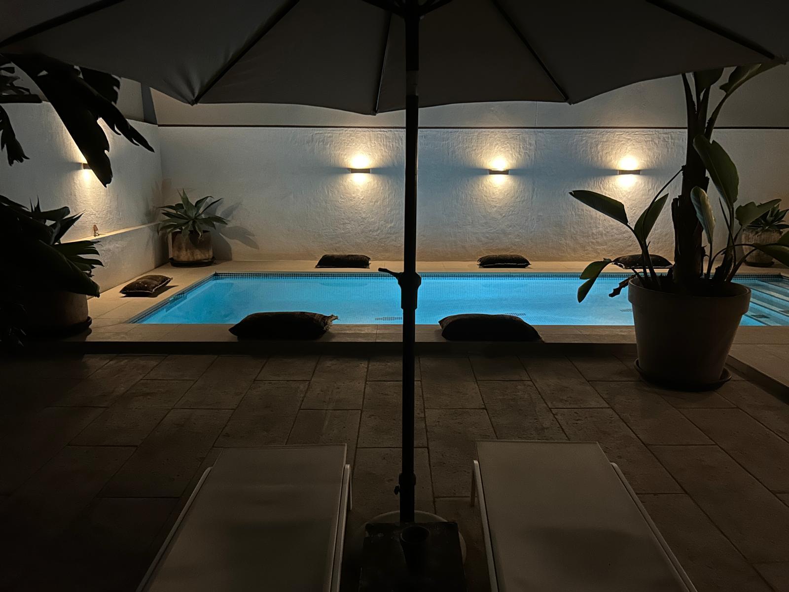 1420NS - Elegant Single-Level Villa with Private Pool in a Peaceful Residential Setting