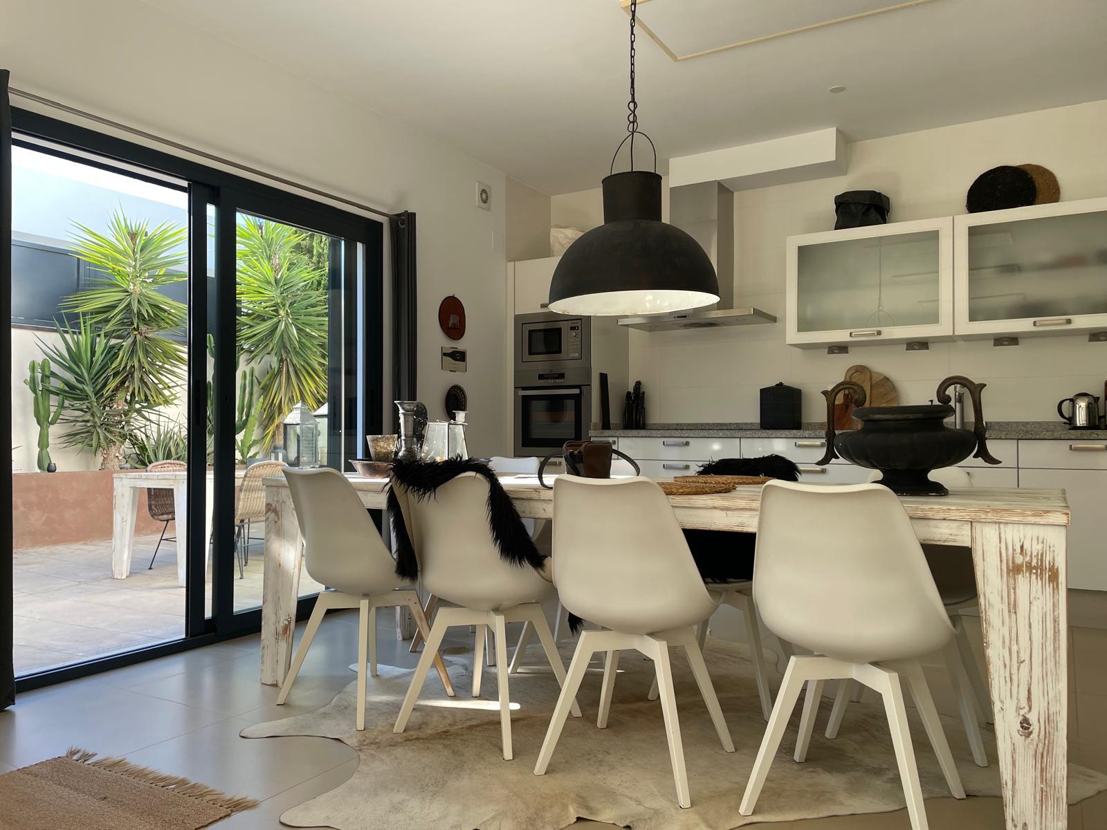 1420NS - Elegant Single-Level Villa with Private Pool in a Peaceful Residential Setting