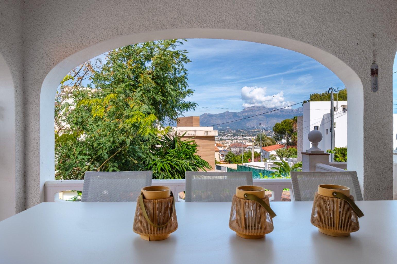 1439NS - One Story Villa with guestapartment and private pool in a quiet area of Albir,  on a short distance of towncentre.