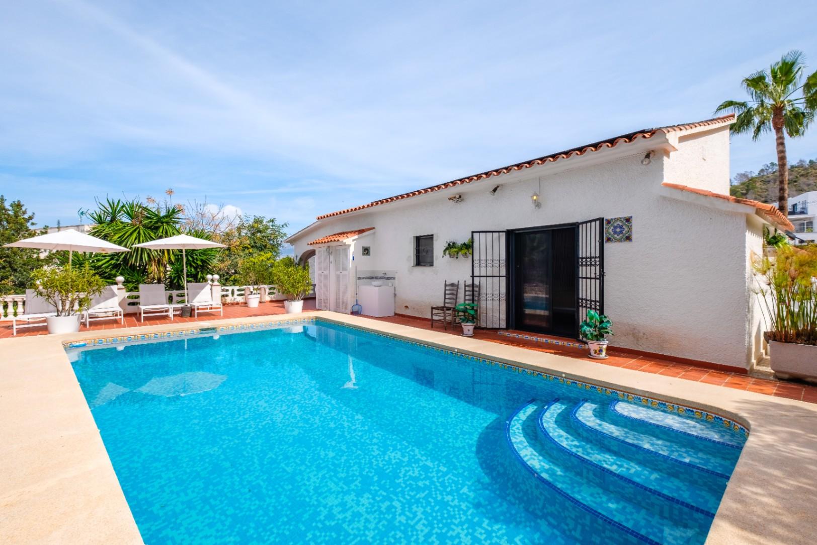 1439NS - One Story Villa with guestapartment and private pool in a quiet area of Albir,  on a short distance of towncentre.