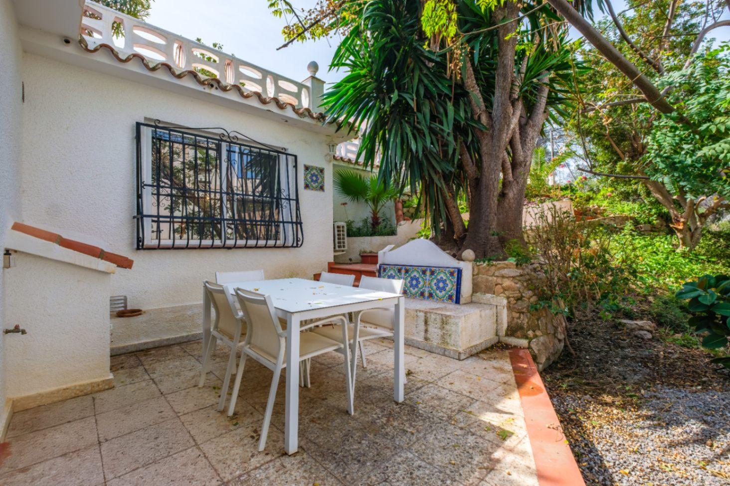 1439NS - One Story Villa with guestapartment and private pool in a quiet area of Albir,  on a short distance of towncentre.