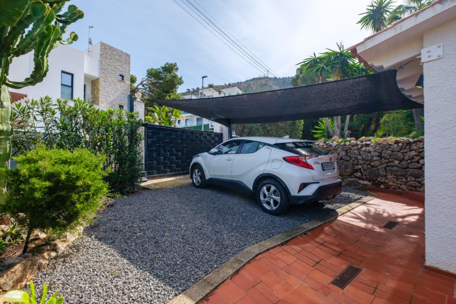 1439NS - One Story Villa with guestapartment and private pool in a quiet area of Albir,  on a short distance of towncentre.