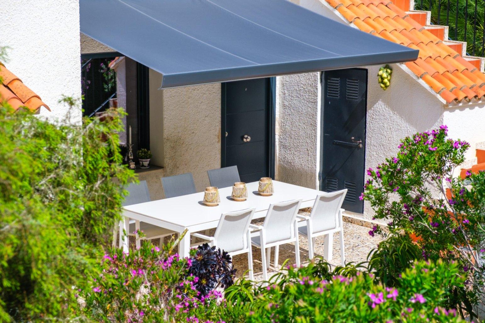 1439NS - One Story Villa with guestapartment and private pool in a quiet area of Albir,  on a short distance of towncentre.