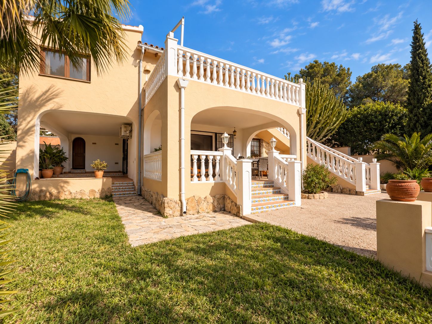 12629DR - Villa avec vue sur la mer à vendre à Moraira, à distance de marche du centre.