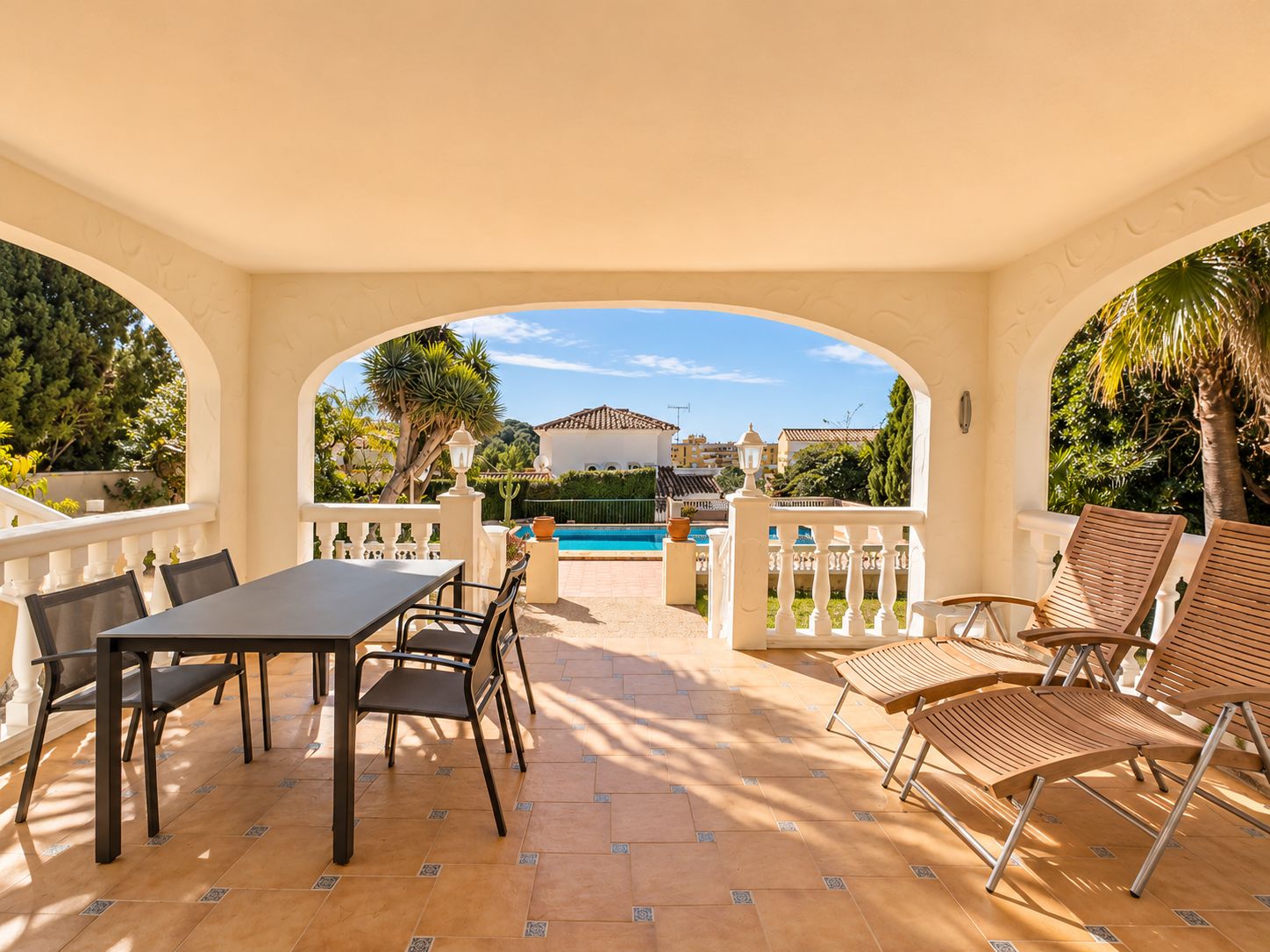 12629DR - Villa avec vue sur la mer à vendre à Moraira, à distance de marche du centre.