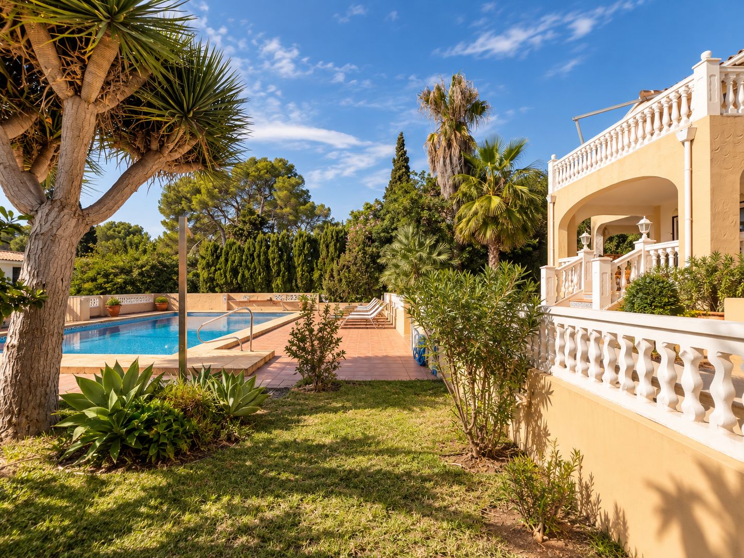 12629DR - Villa avec vue sur la mer à vendre à Moraira, à distance de marche du centre.