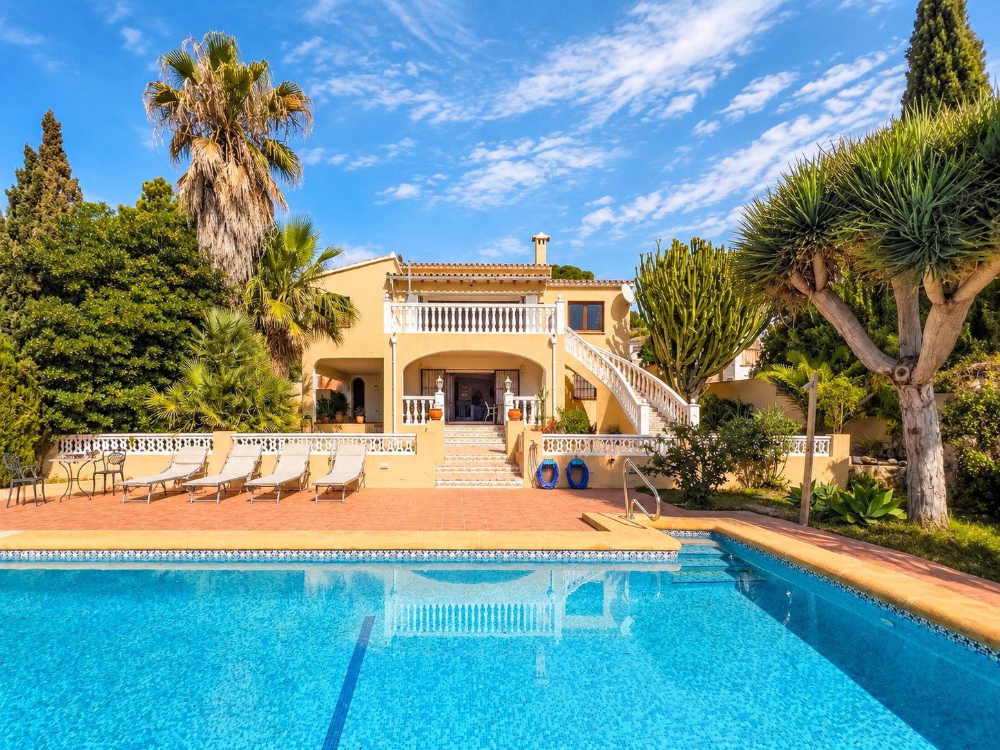 12629DR - Villa avec vue sur la mer à vendre à Moraira, à distance de marche du centre.