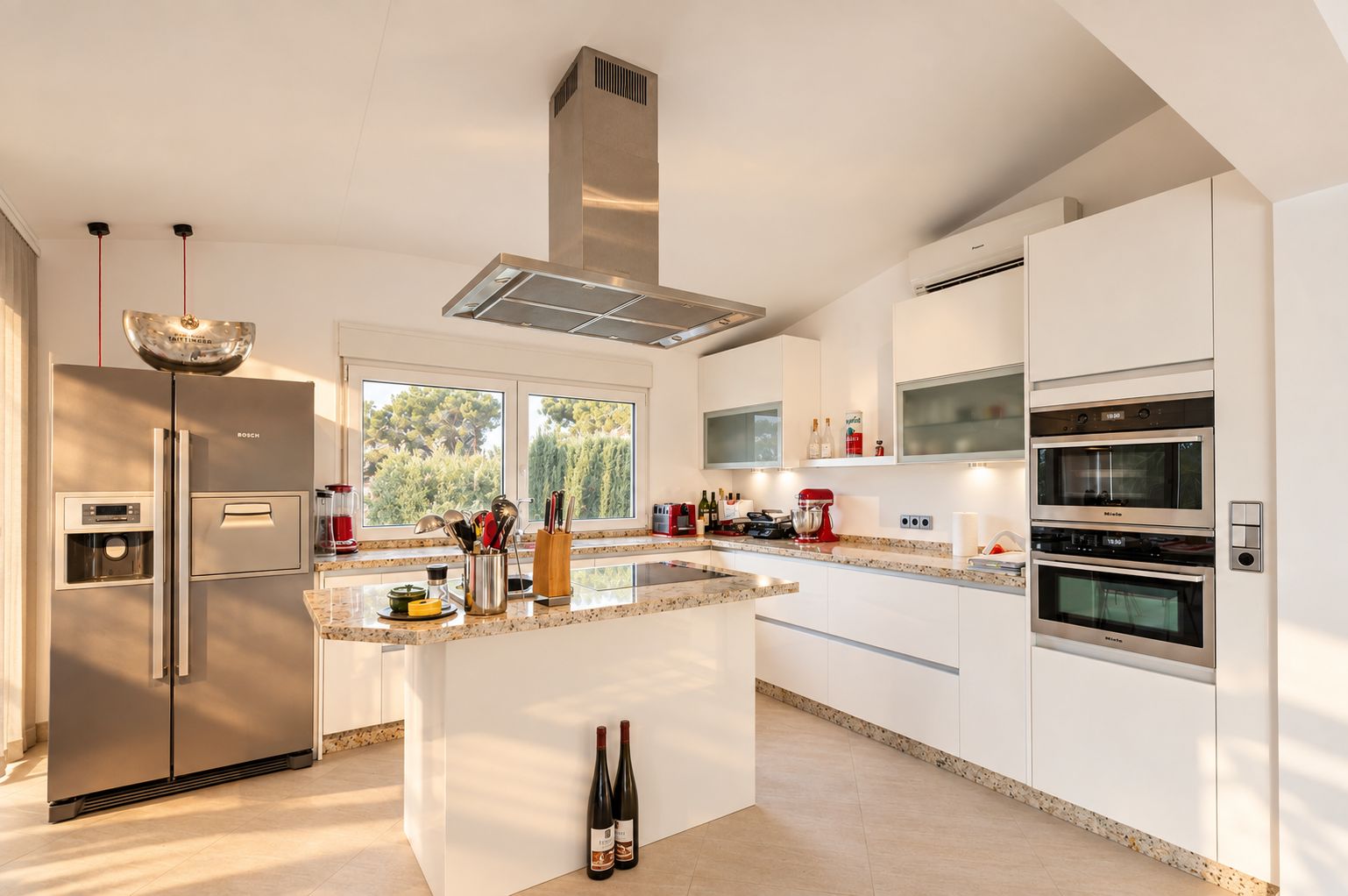 12629DR - Villa avec vue sur la mer à vendre à Moraira, à distance de marche du centre.
