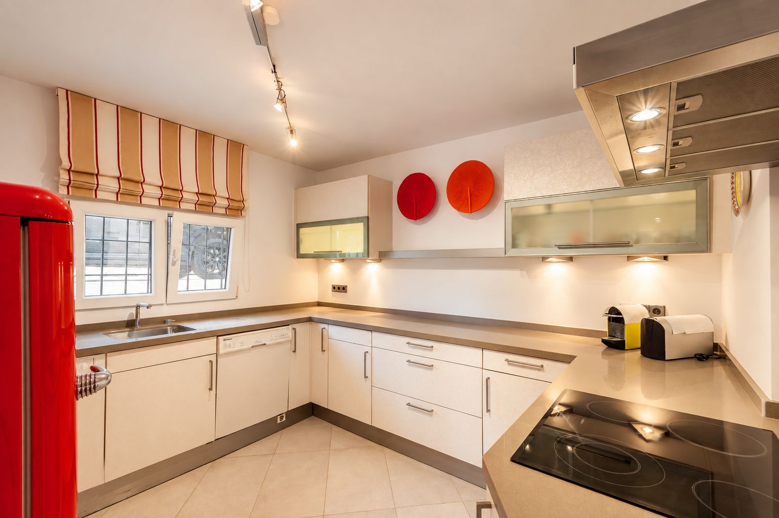 12629DR - Villa avec vue sur la mer à vendre à Moraira, à distance de marche du centre.