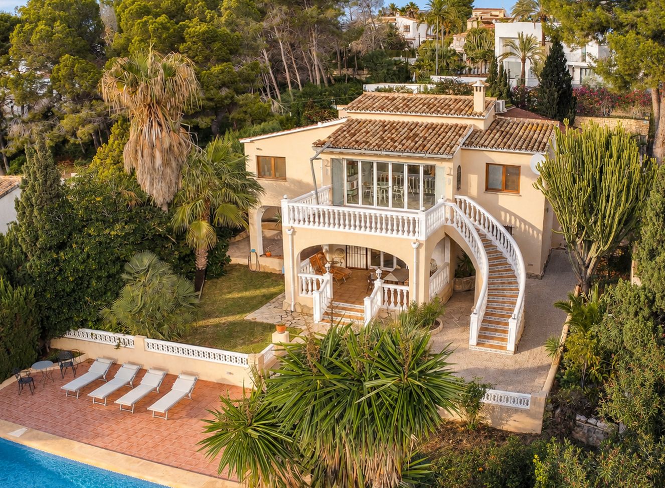 12629DR - Villa avec vue sur la mer à vendre à Moraira, à distance de marche du centre.