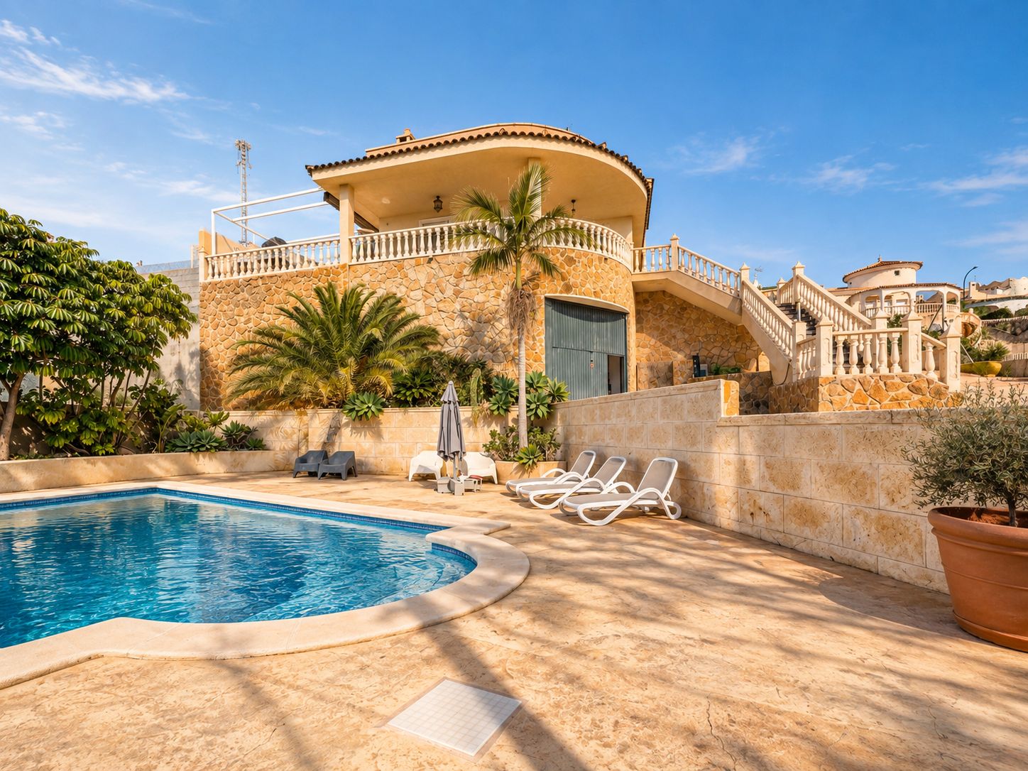 1386DA - Mediterranean Villa with Sea Views, and walking distance to the sea, in Cala D'or, Campello