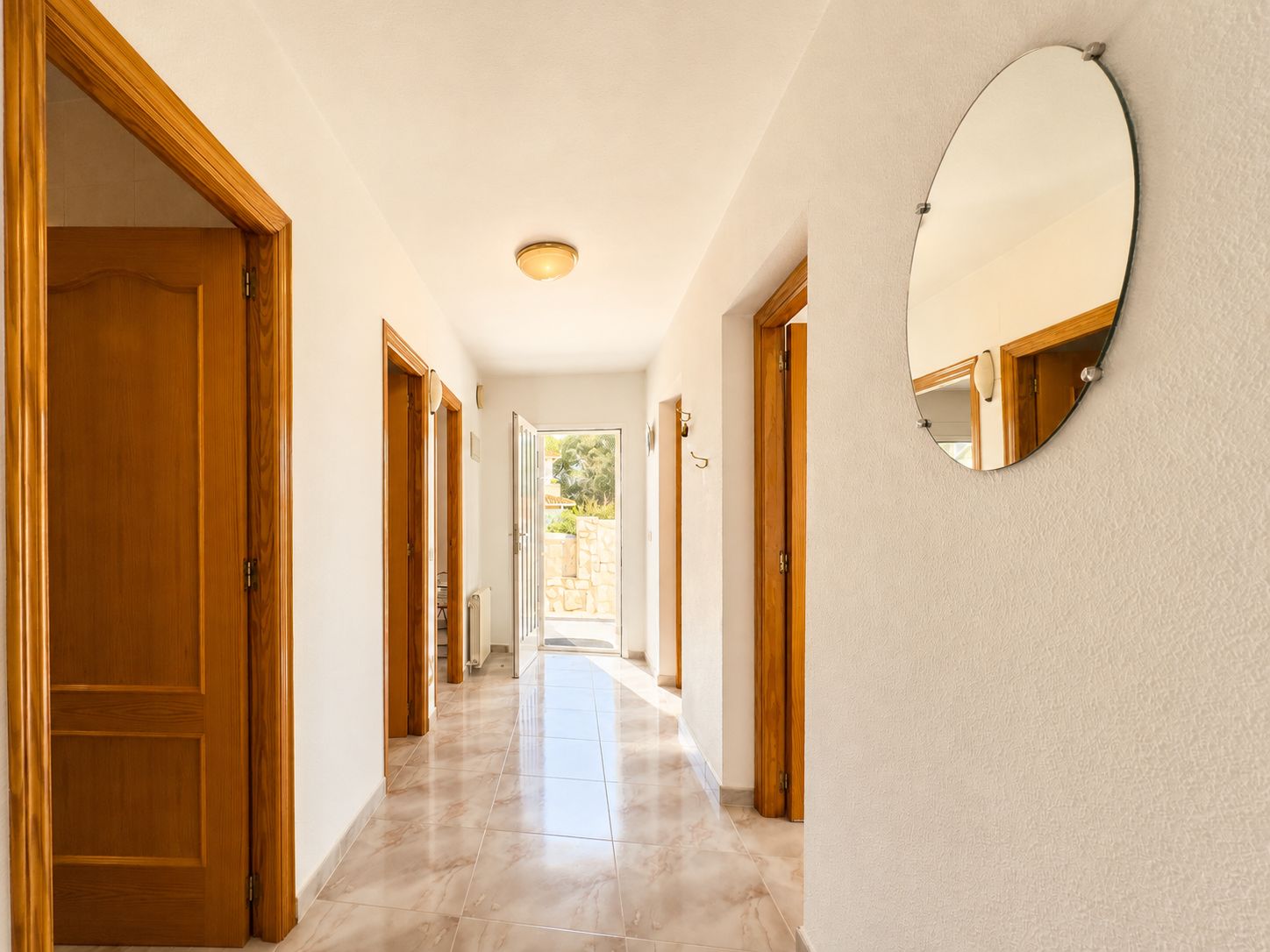 1389DA - Eengezinsvilla met privézwembad op een perceel van 750 m² in La Nucía