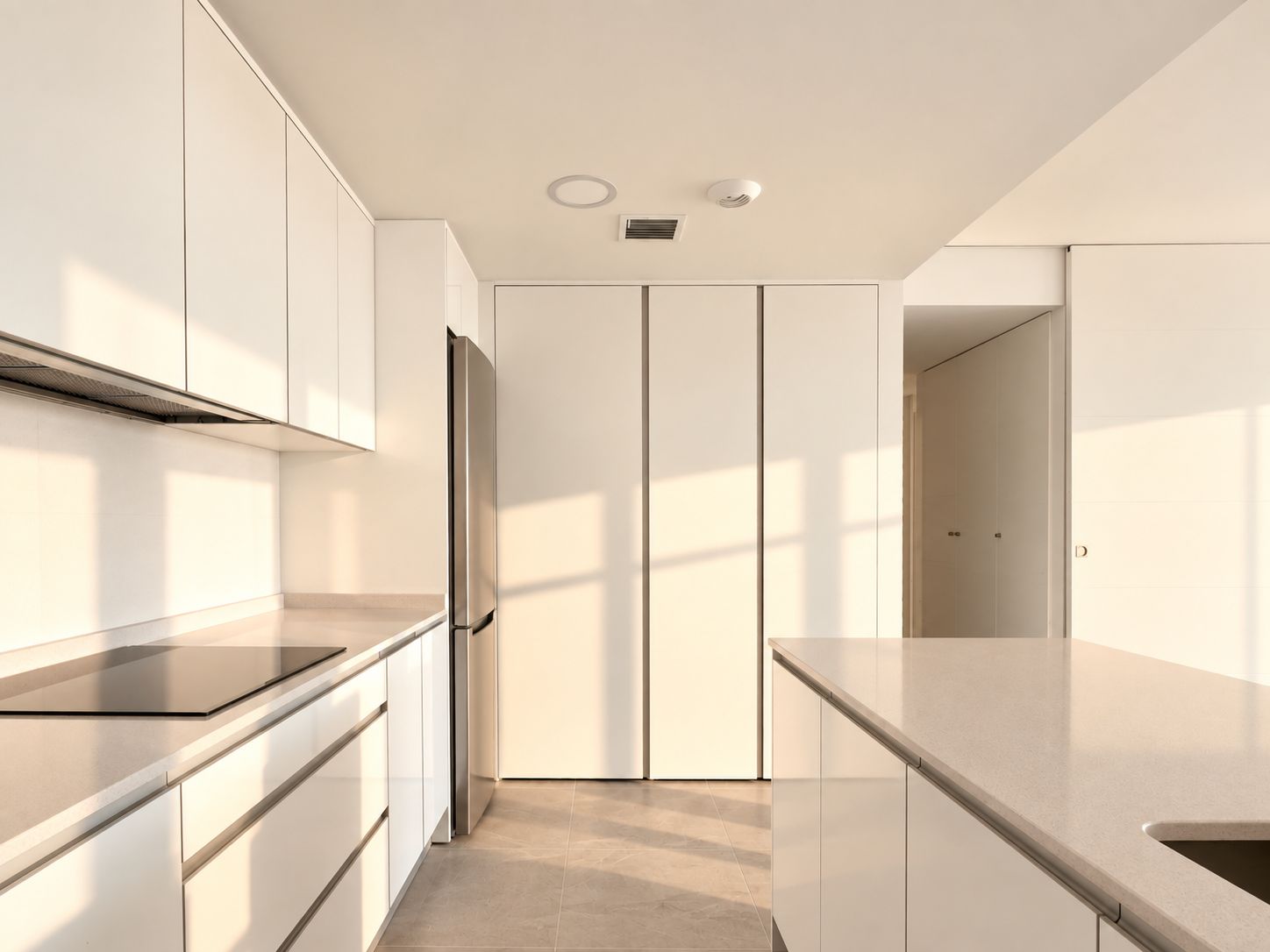 Appartement moderne de deux pièces, récemment construit, avec vue sur la mer, récemment livré.