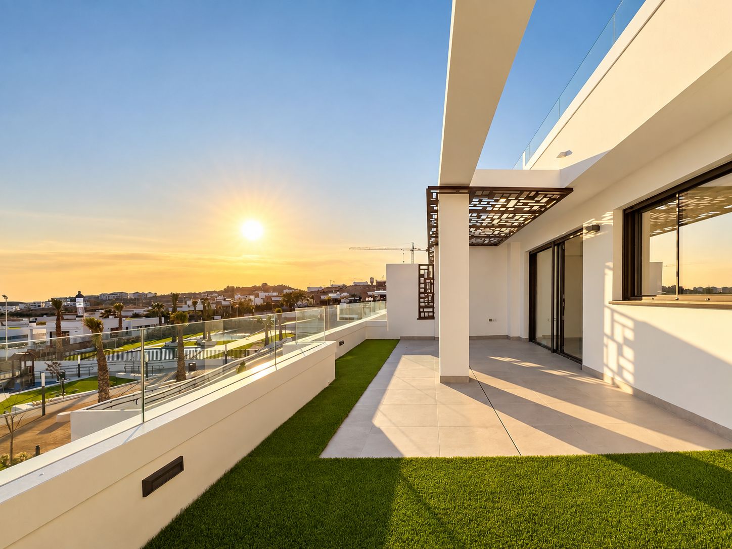 Appartement moderne de deux pièces, récemment construit, avec vue sur la mer, récemment livré.