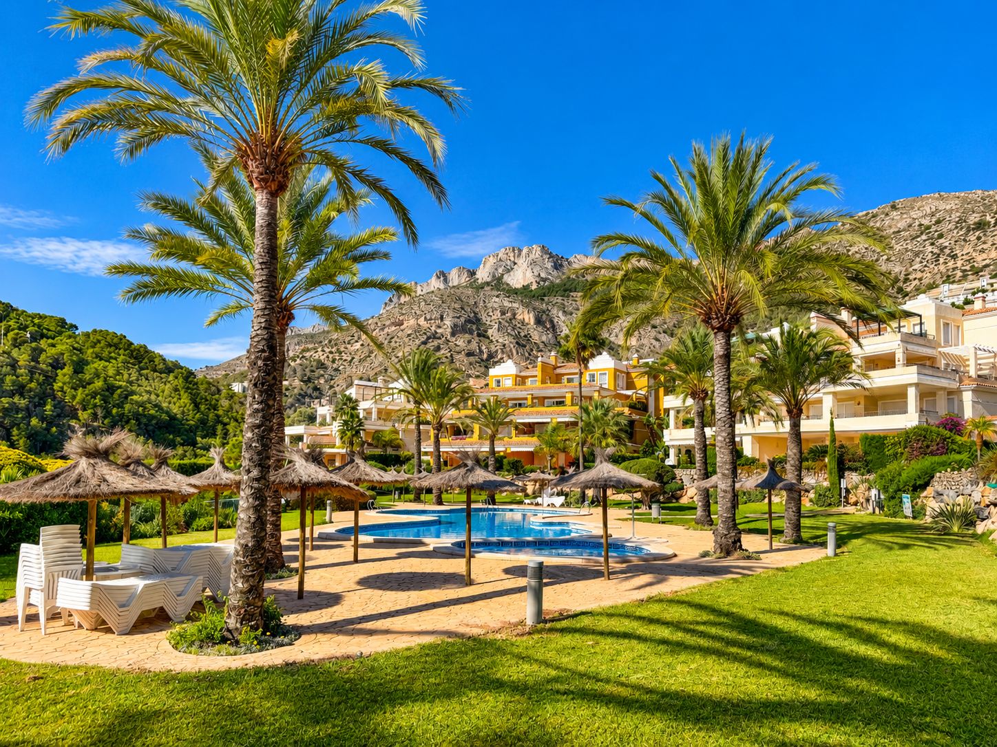Appartement avec grande terrasse et vue sur la mer à Altea Hills