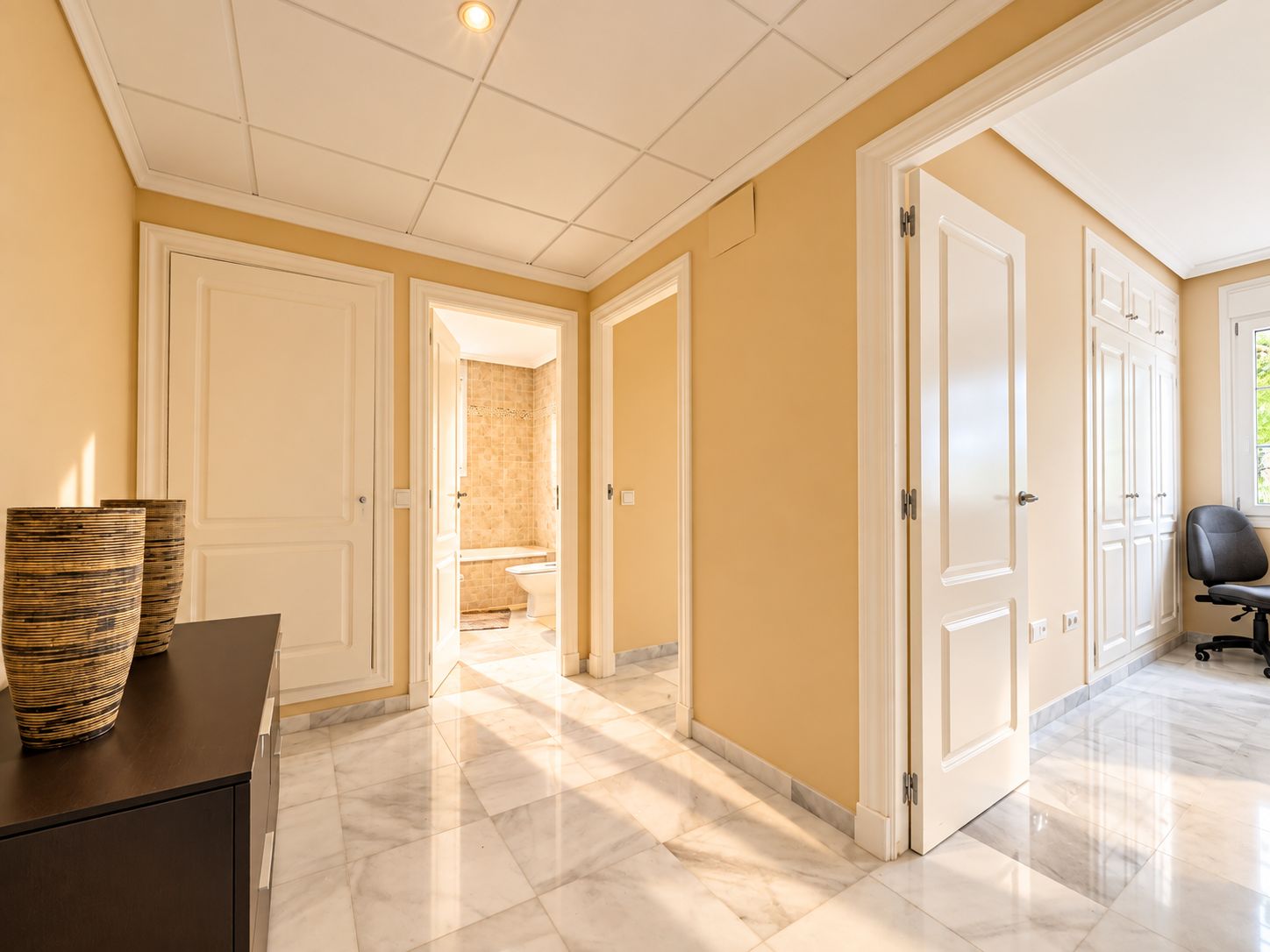 Appartement avec grande terrasse et vue sur la mer à Altea Hills
