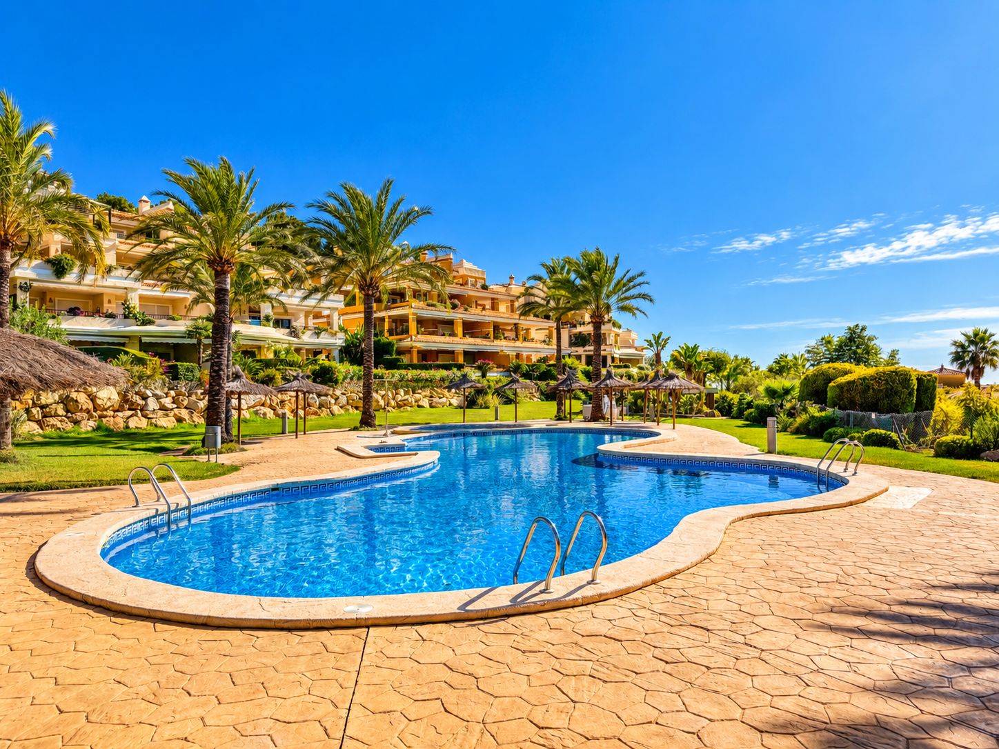 Appartement avec grande terrasse et vue sur la mer à Altea Hills