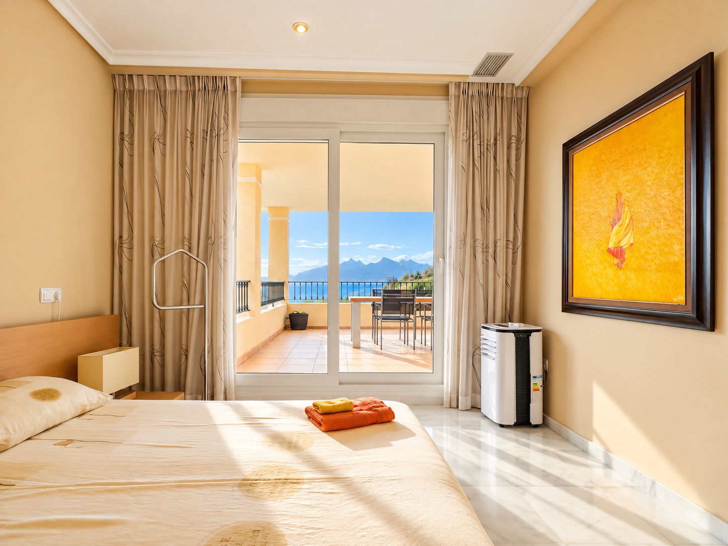 Appartement avec grande terrasse et vue sur la mer à Altea Hills