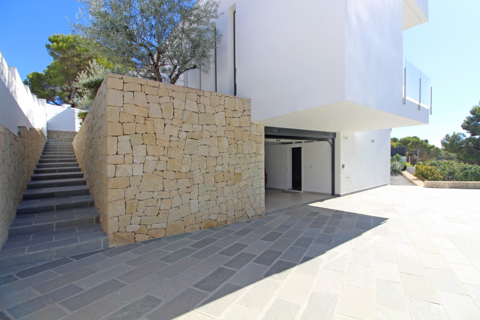 12288NS - Luxurious Modern Villa with Stunning Views in Moraira