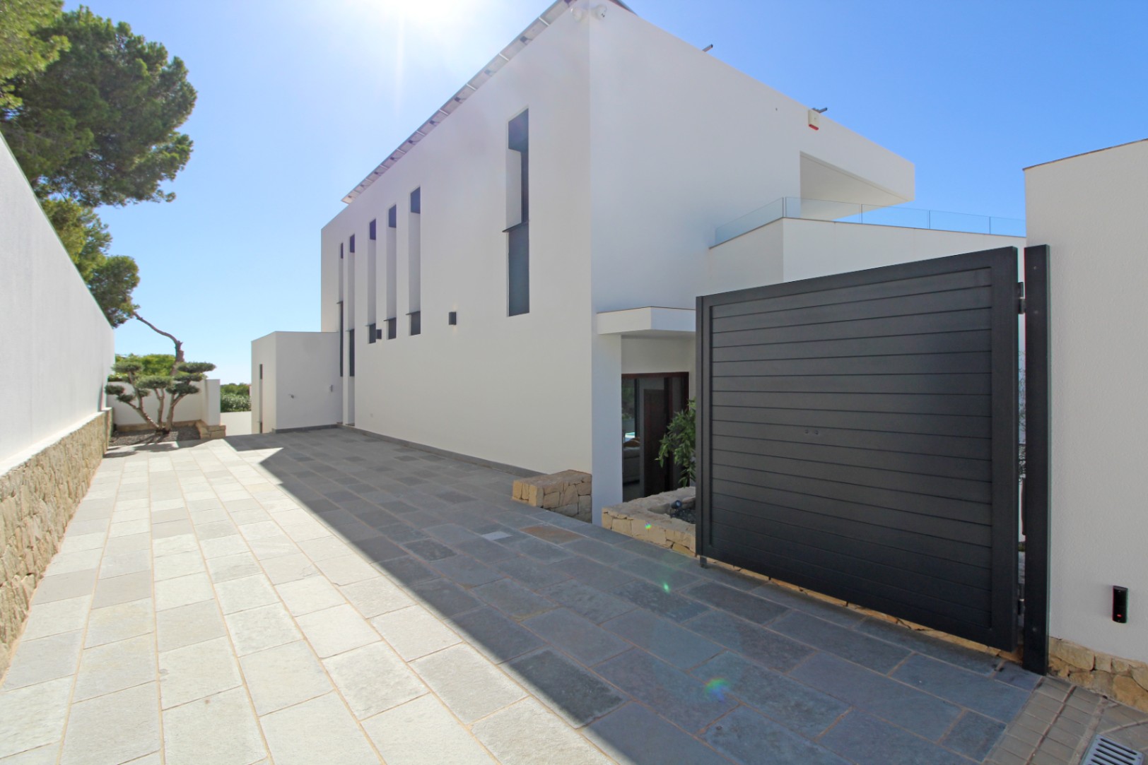 12288NS - Luxurious Modern Villa with Stunning Views in Moraira